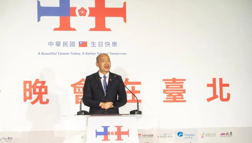 綠網軍又被打爆！瘋傳國慶涼感巾「印上Q版韓國瑜」　事實查核中心揭驚人真相