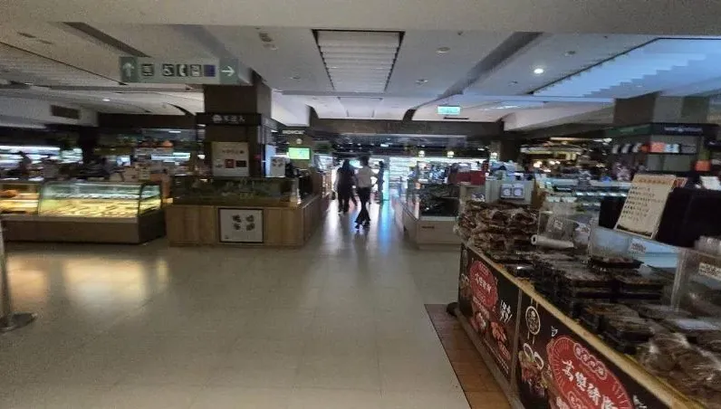 快訊/天母SOGO百貨公司驚傳停電！　顧客摸黑行走...現場狀況曝