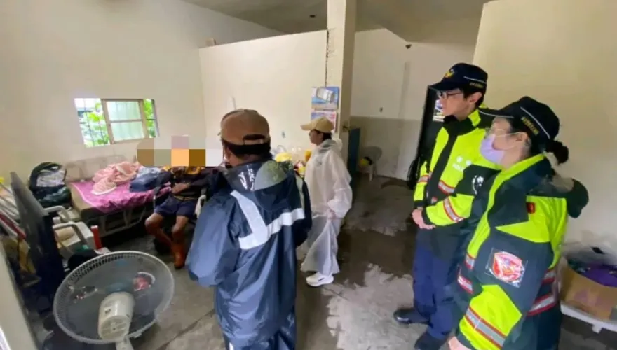 影/山陀兒緩速逼近！警前進土石流警戒區勸離村民　2人被安置天后宮