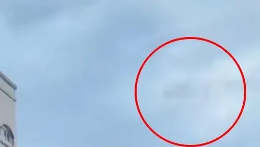 外星人控制山陀兒？天空驚見「2不明物體」閃過　網嚇壞：飛碟？
