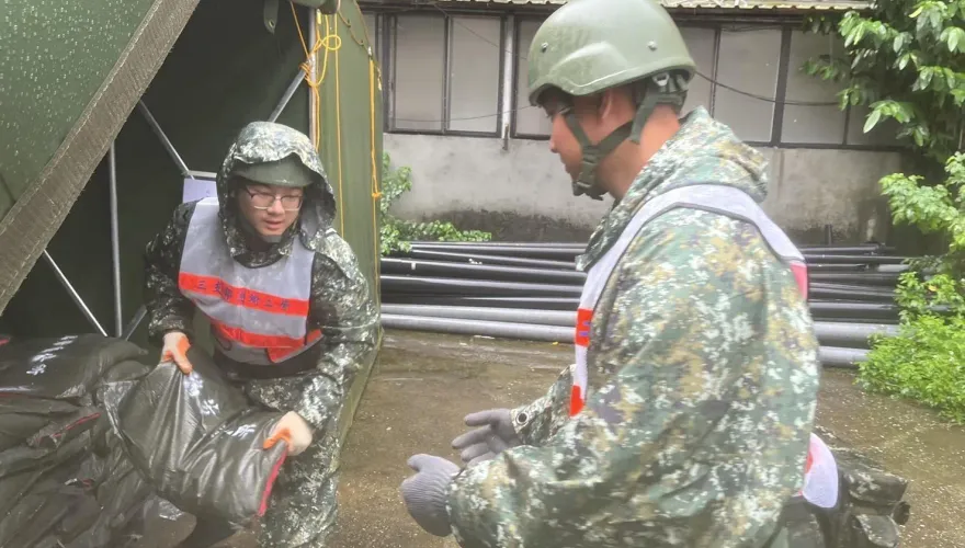 第6軍團官兵協助烏來預防撤離　執行瑞芳、新店災防任務