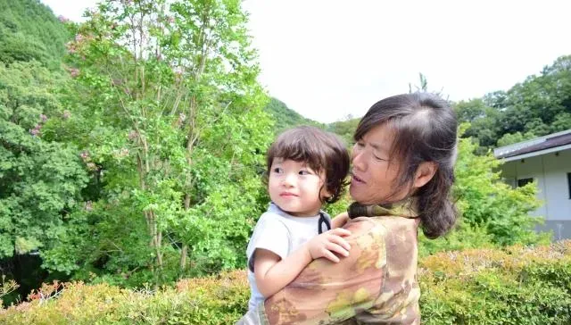 嬤顧住院孫「被傳染RSV」發燒！吐兩難處境　醫心疼：家有一老如有一寶