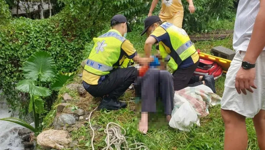 快訊/台東豪雨釀大排暴漲！2農民清樹枝落水　1人送醫宣告不治