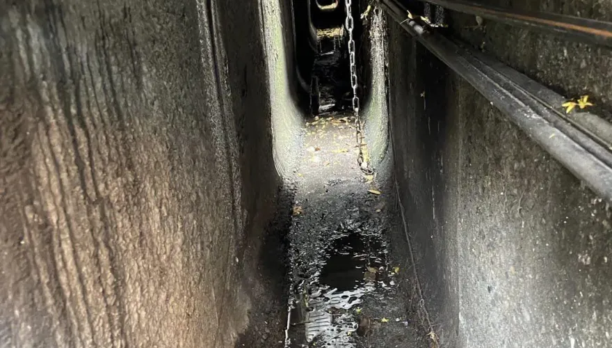 高雄水溝還要民眾自己挖？!　她探勘北市下水溝驚呆了