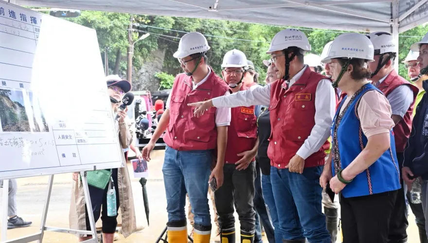 瑞芳「阿美家園」土石流！侯友宜挺進第一線視察：邊坡穩定後立刻搶通
