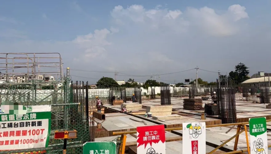 快訊/台中名車展示中心工地意外！51歲工人平面墜B1撞到頭急救中
