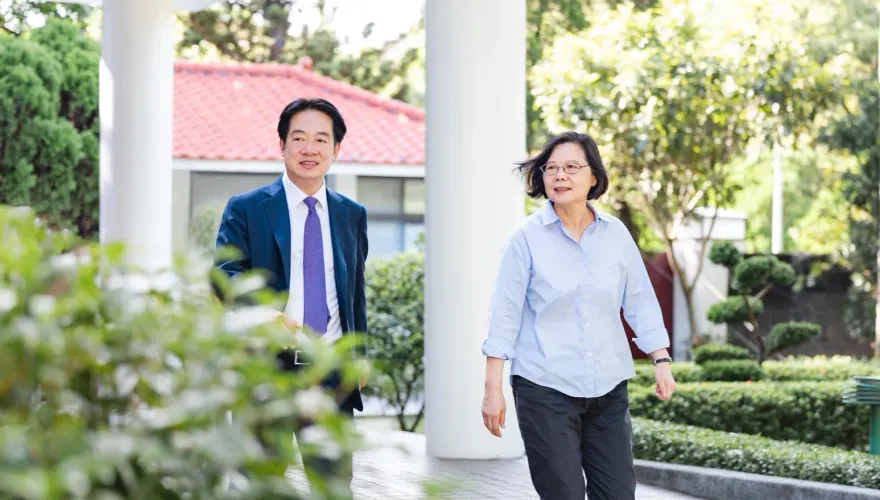 影/520後首度同框！蔡英文造訪賴清德官邸　辣台妹笑虧總統穿搭太拘謹