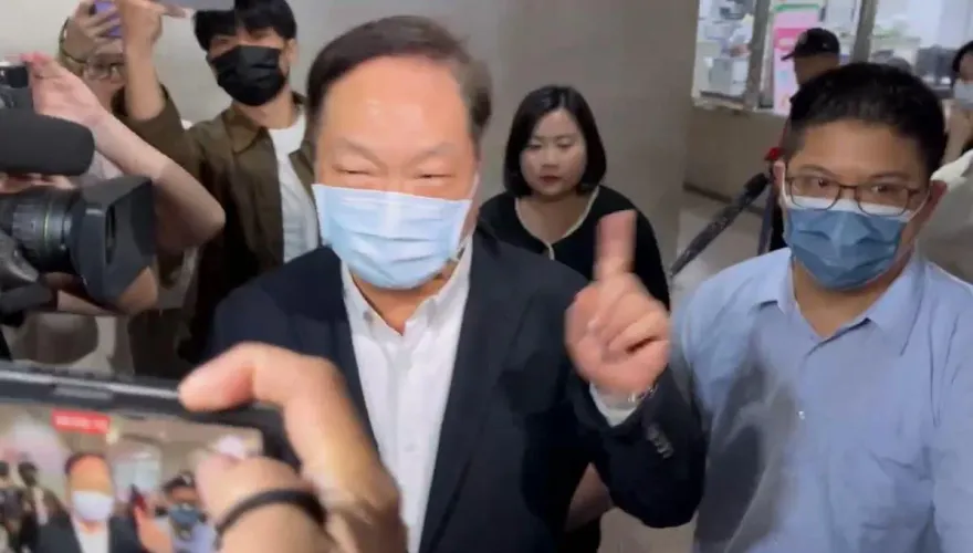 快訊／京華城案金流新進展！東森集團總裁王令麟、東森電視總裁張高祥移北檢複訊