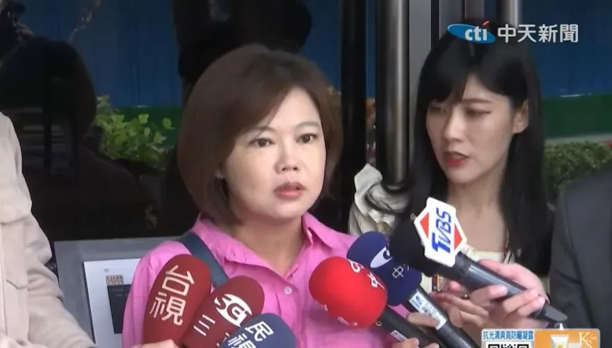 颱風康芮狂風吹掉北市議會天花板！游淑慧嚇壞：第一次看見