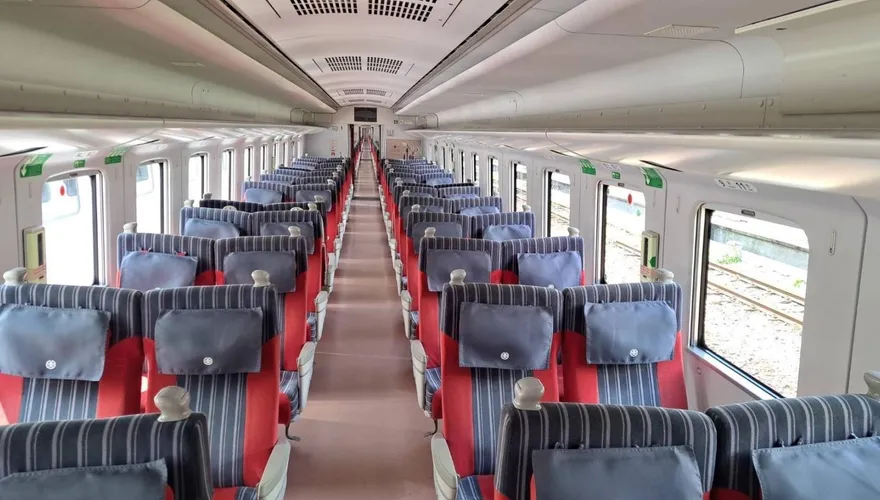搭車吃早餐垃圾塞置物袋！男子嗆聲拒帶走　恐罰7500元