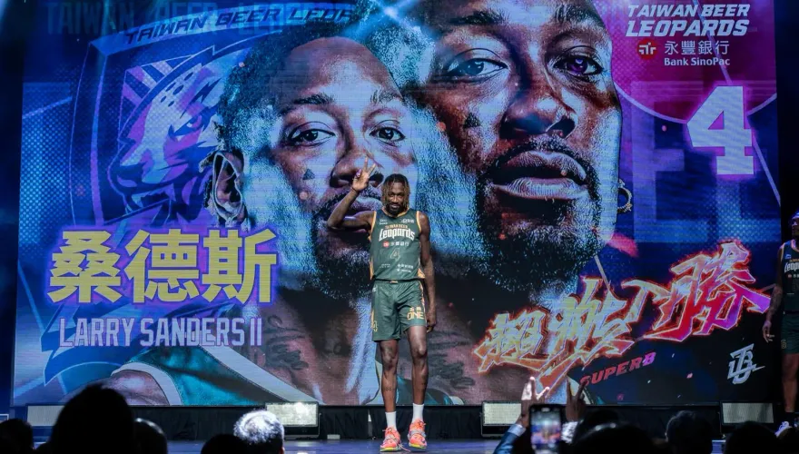 公鹿隊「火鍋狂魔」親自認證！「雲豹新人王」高錦瑋和兩位NBA球星極度相似