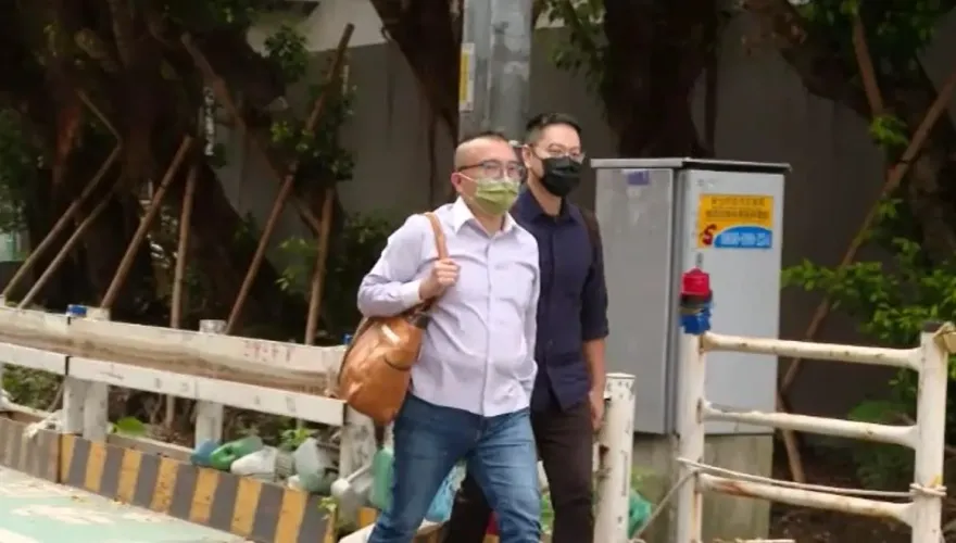 檢廉追柯文哲政治獻金再出手！民眾黨秘書長周榆修等遭約談　走進調查局畫面曝