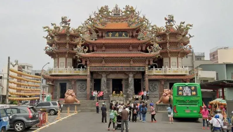 左營萬年季祝壽出意外　女信徒廟前用餐忽「心肺衰竭倒地身亡」