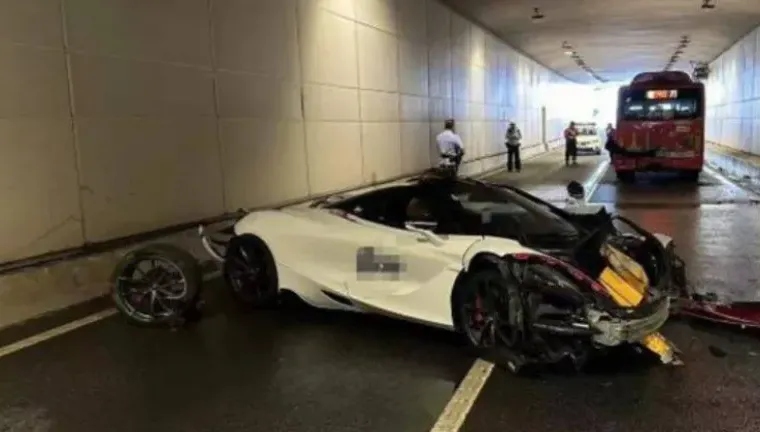 男租麥拉倫載妹子自撞！「車損9百萬」遭爆跑路非洲　女方回應了