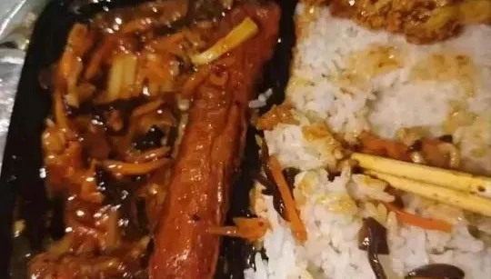 魚香肉絲太少！重慶大學生怒告便當店獲賠2千元