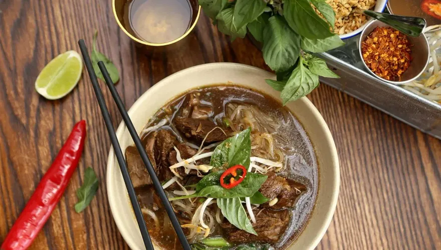 麵食熱量大揭密！營養師揭「1碗紅燒牛肉麵」熱量=3碗擔仔麵