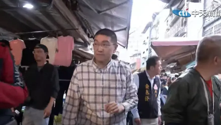 影/國民黨2大明星今合體挺謝國樑！「反惡罷」魅力橫掃傳統市場