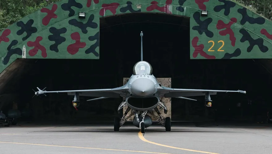 會被大陸笑死！？　呂禮詩：空軍基地的機堡沒有門