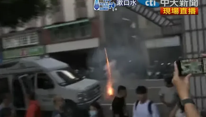 快訊/謝國樑罷免案「不同意票」大幅領先！支持者嗨翻提早放鞭炮慶祝
