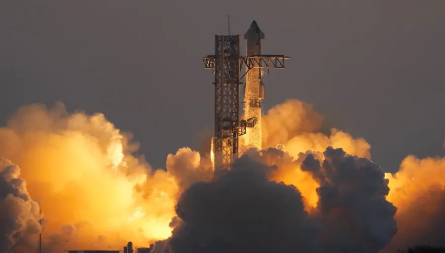 SpaceX星艦火箭成功完成第5次發射任務　NASA局長道喜：離登月更進一步