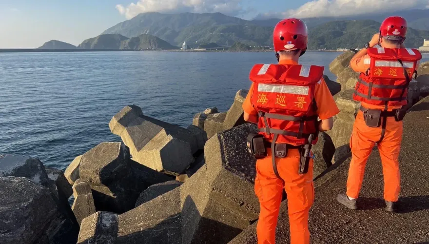 快訊/跟時間賽跑！南方澳北堤「無人漁船、船長失蹤」陸海空搜救中