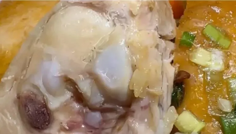 雞腿便當驚見「活蛆蠕動」！台中燒臘店家1理由打臉：不排除提告