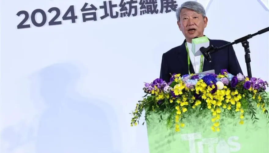 經長：擬協助赴菲律賓設綠能電廠　海底電纜送回台灣