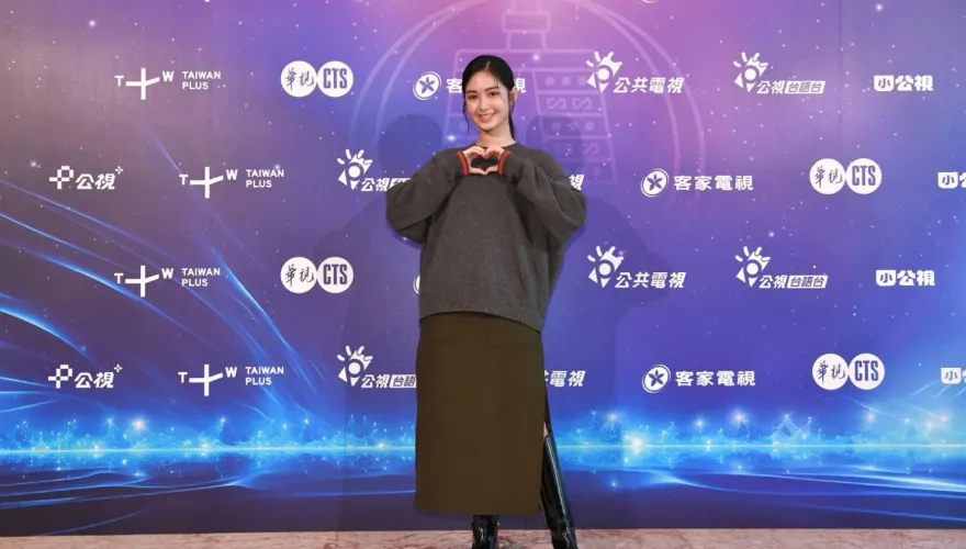 羞向許瑋甯告白！雷嘉汭被「美貌」圈粉許1願望　她秒用麥克風大聲回應