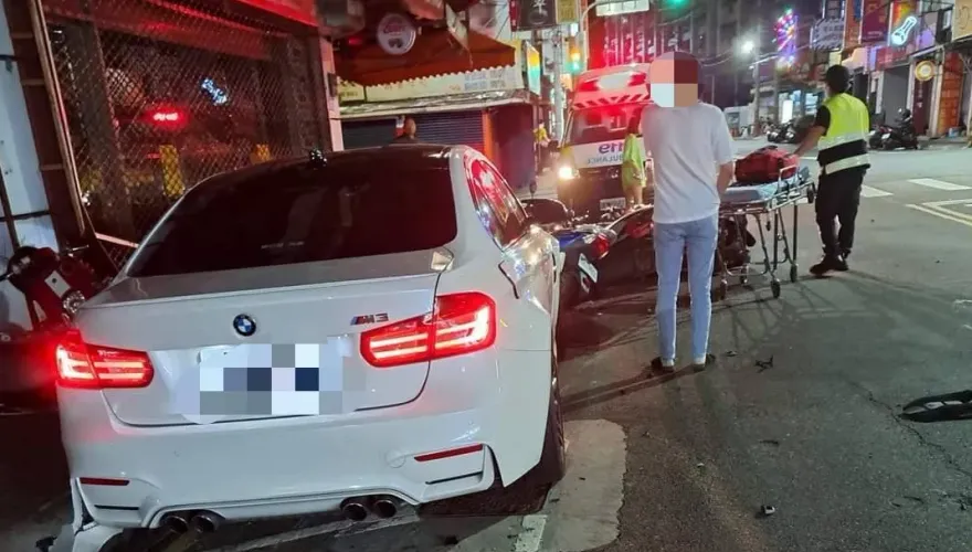 和女友小酌！新北BMW男酒駕衝對向車道　26台機車全遭掃倒