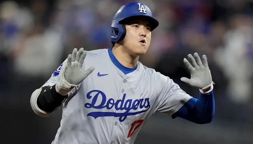 大谷翔平首打席炸裂！129公尺超遠全壘打　季後賽3轟僅次酷斯拉