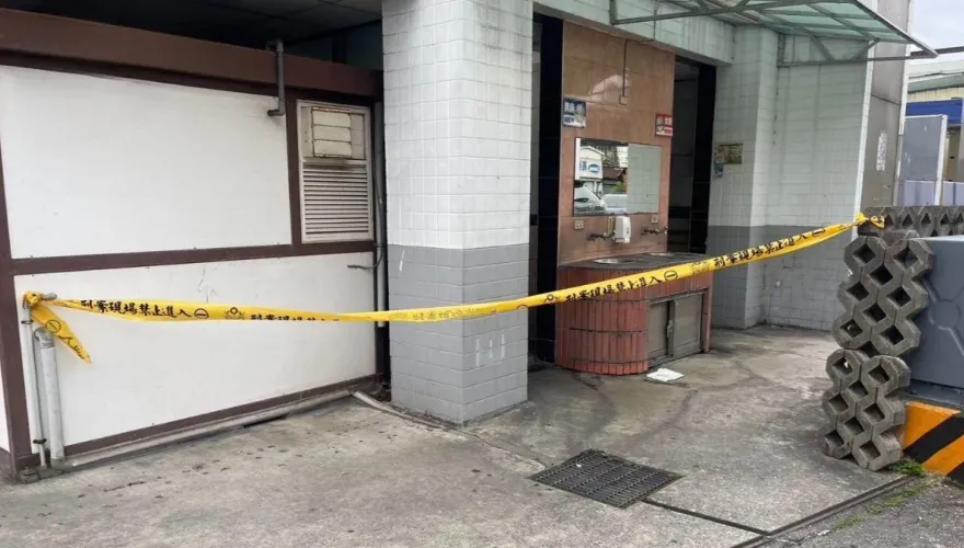 快訊/新莊加油站驚見屍體！男借廁所16小時沒出來　身邊有針筒