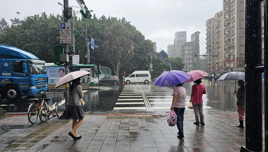 熱帶低壓外圍環流影響　8縣市豪大雨炸到晚上