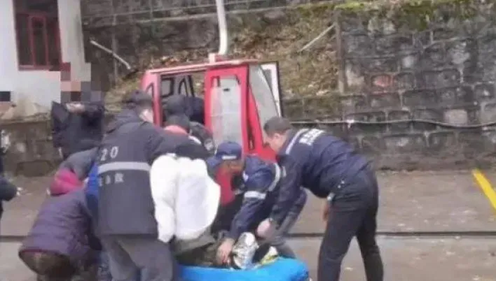 情侶深夜爬冰晶頂失溫亡！生還者鄭男還原經過：2人連包都沒背