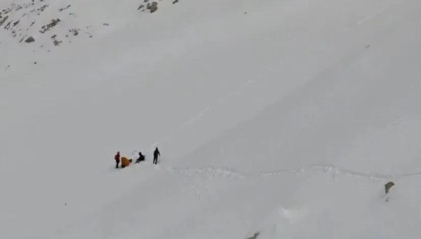影/男子攀登海拔5000公尺四川雅姆雪山　失足墜落身亡