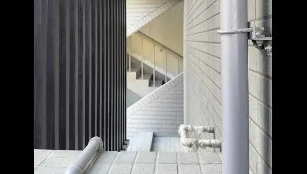 預售驗屋驚見「小王的逃生口」　建商：陽台門可以鎖