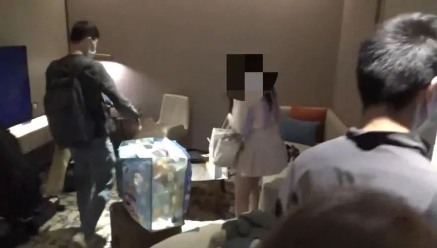 影/周董演唱會最大黃牛夫妻檔！五星飯店當據點、搶到198張已預收200萬