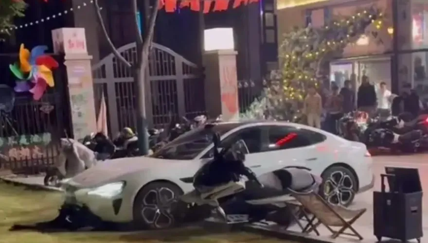 影/不爽炫耀新車反被譏...江蘇男刺死一人又瘋狂衝撞摩托車
