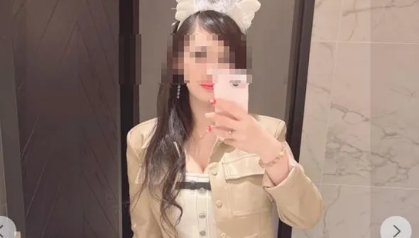 打臉哭窮！黃牛爆乳妻爽吃高檔餐廳、全家搭商務艙　豪奢生活全曝光