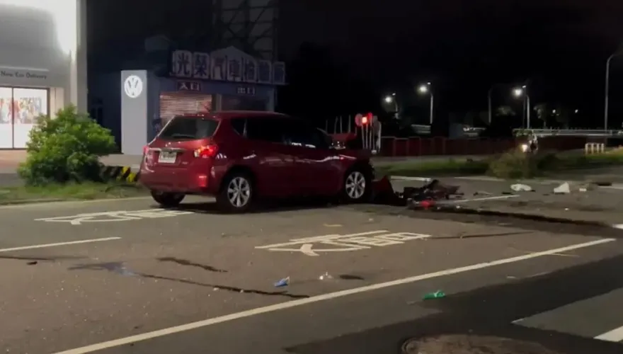 宜蘭重大車禍！轎車下橋飛越安全島猛撞2車　釀1死4輕重傷