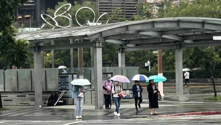 康芮恐破紀錄成「最晚登陸颱風」不排除海陸警齊發　北東低溫跌到21度
