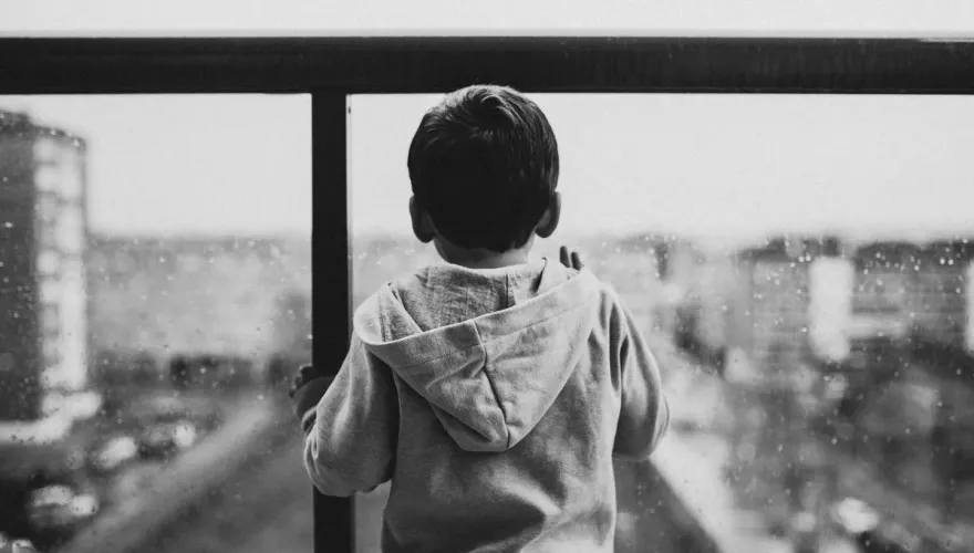 南投6歲男童高燒不退！體內竟驗出高濃度安非他命　縣府出手安置