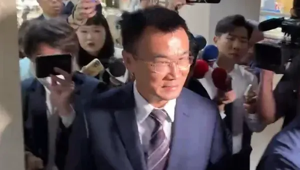 直擊/進口蛋涉弊「三大咖」列被告　陳吉仲、陳駿季、林聰賢遭檢傳喚