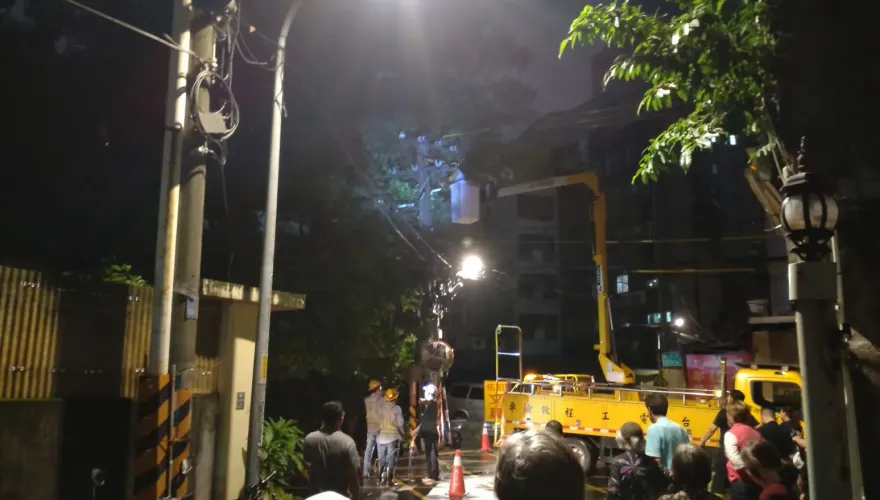 新北板橋傍晚多處停電！台電派員搶修中　事故原因仍待查明