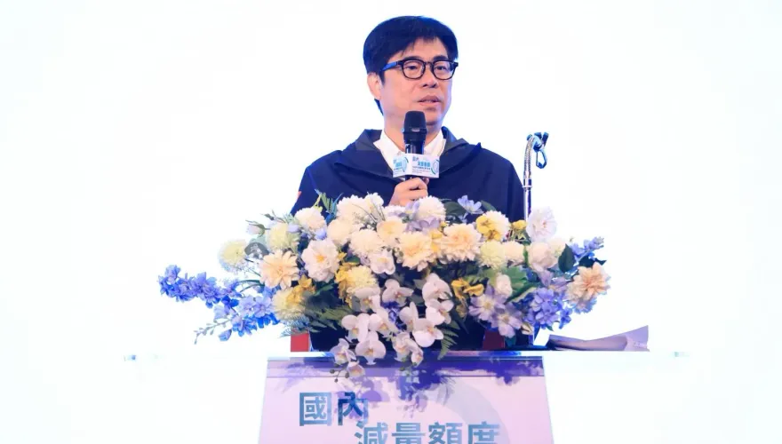 民進黨高雄市長內戰開打了？綠粉被抓包疑似帶風向挺「她」　粉專不忍了怒開撕