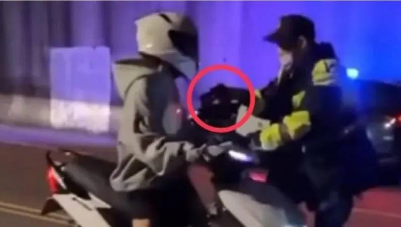 電弧聲示警嚇到人！女騎士被當「炸街猴」攔查　警指微蛇行卻放行