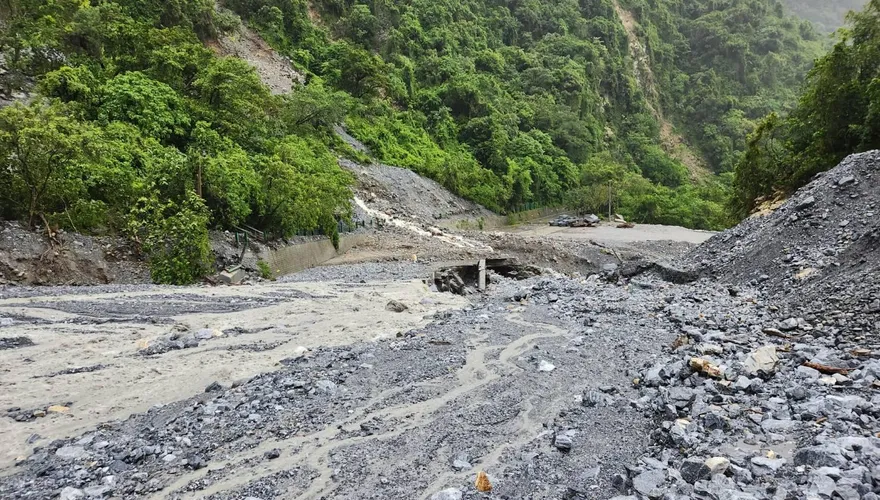 雨彈續炸！花蓮蘇花公路夜雨下到明晨　慎防山區坍方落石