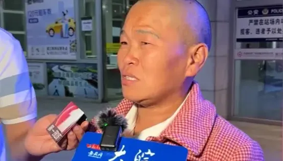 影/9歲男童慘遭殺害！湖南姊為亡弟追兇26年　剃光頭捧父遺像出庭討公道