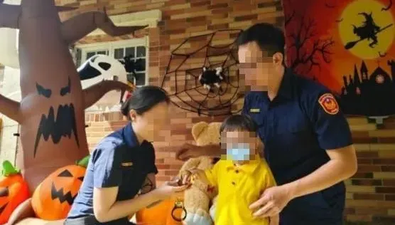 畫面流出！萬聖節兒Cosplay「阿北上銬」　台南警官爸遭記申誡
