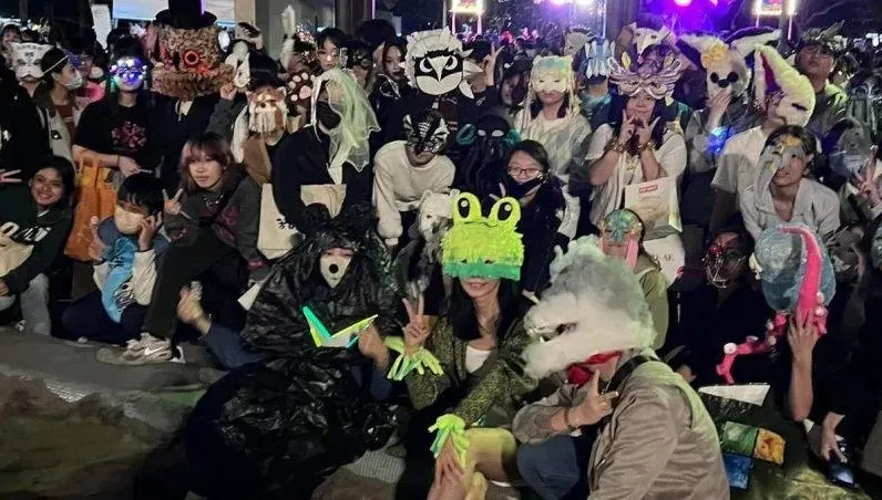 泥濘滿地！台北白晝之夜「風災清太慢」害跌倒　文化局道歉了