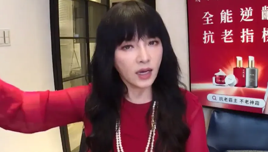 狂減15公斤！唐綺陽「瘦到臉凹」近況曝光　網驚呼：整個人剩一半